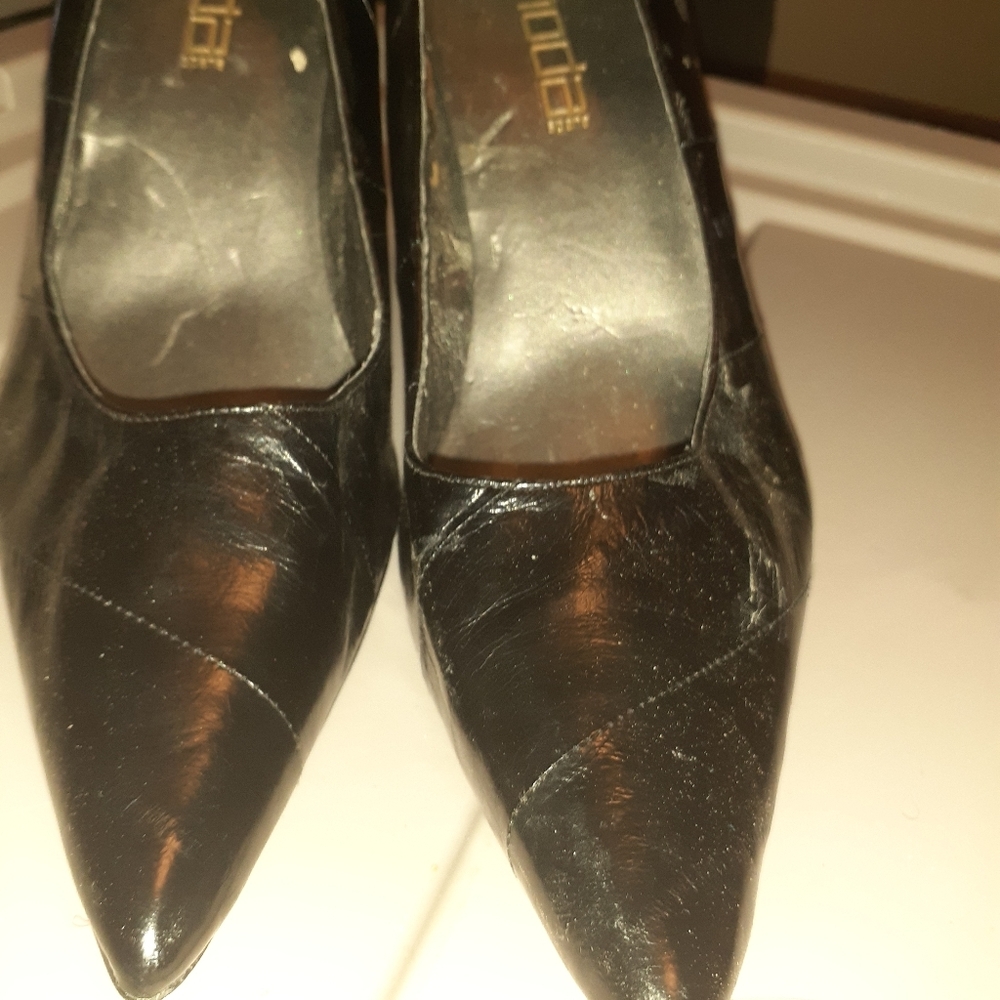 Black Pointed toe shoes 9
